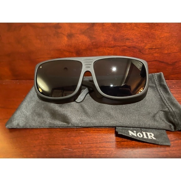 Noir Spectra Shields Wrap Around UV Protection Sunglasses With Carrying Sleeve - Picture 1 of 6